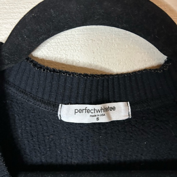 PERFECTWHITETEE JANIE FLEECE U NECK SWEATSHIRT IN BLACK SIZE SMALL - Picture 2 of 10